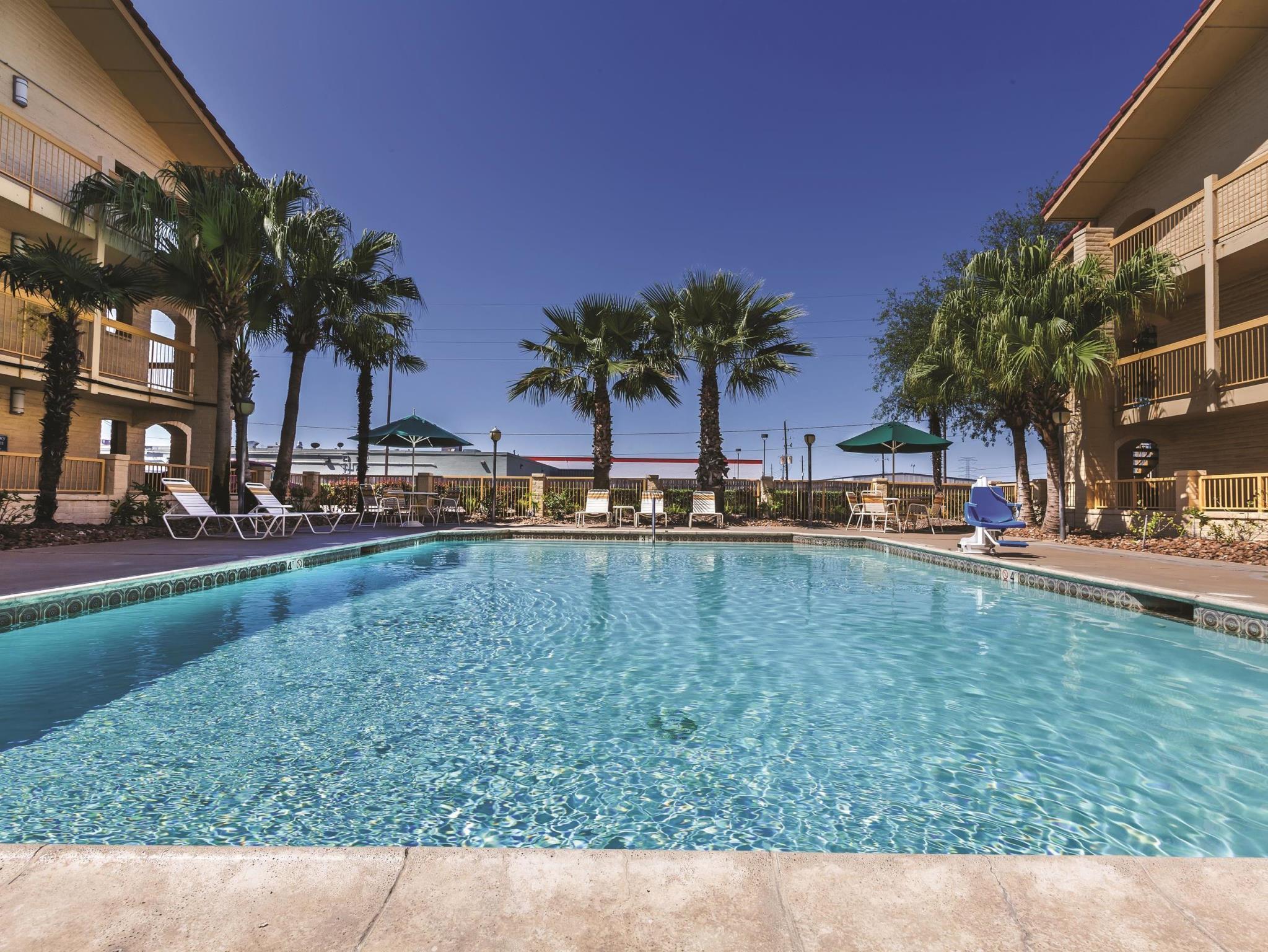 Travelodge By Wyndham Houston Cy-Fair מראה חיצוני תמונה
