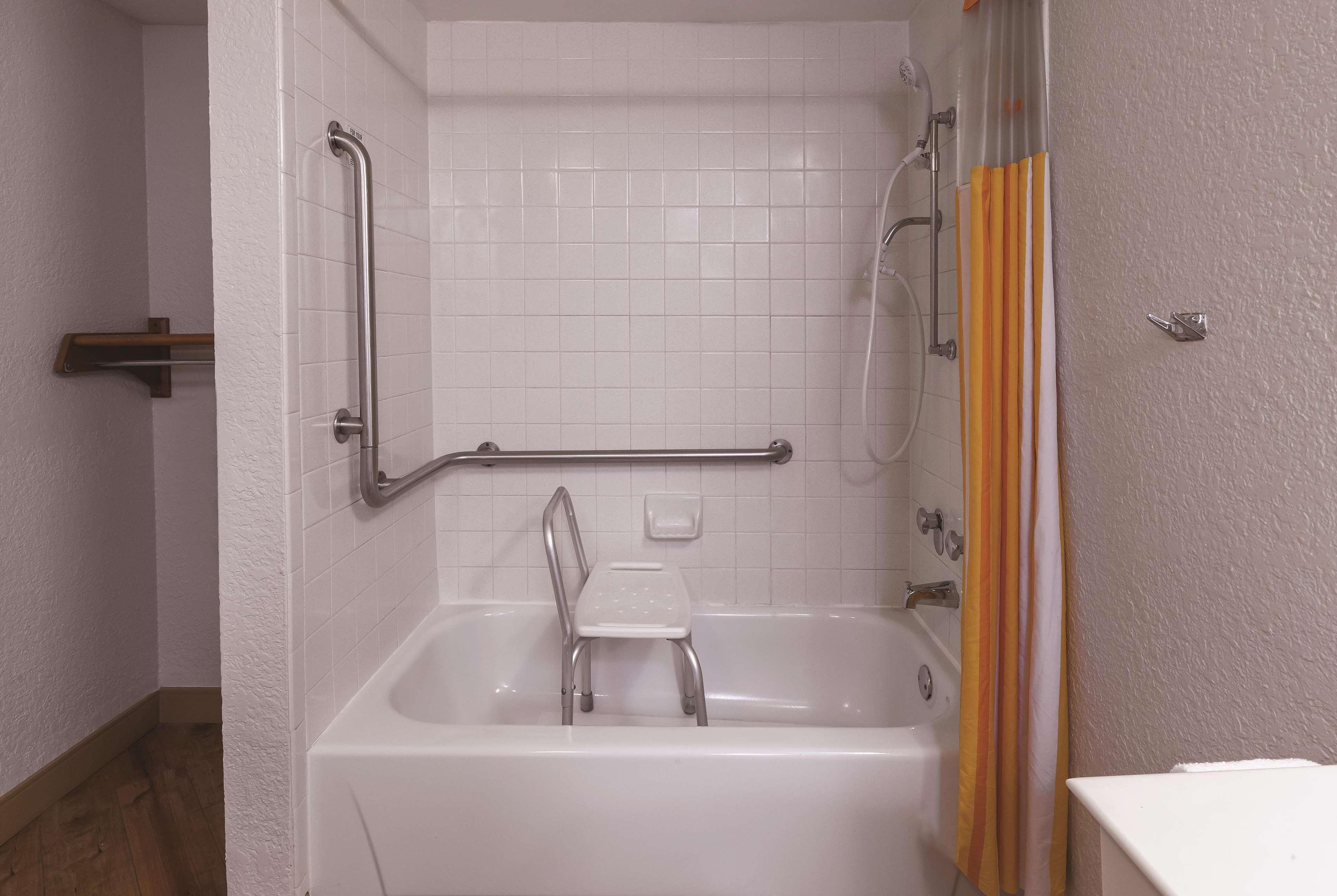 Travelodge By Wyndham Houston Cy-Fair מראה חיצוני תמונה
