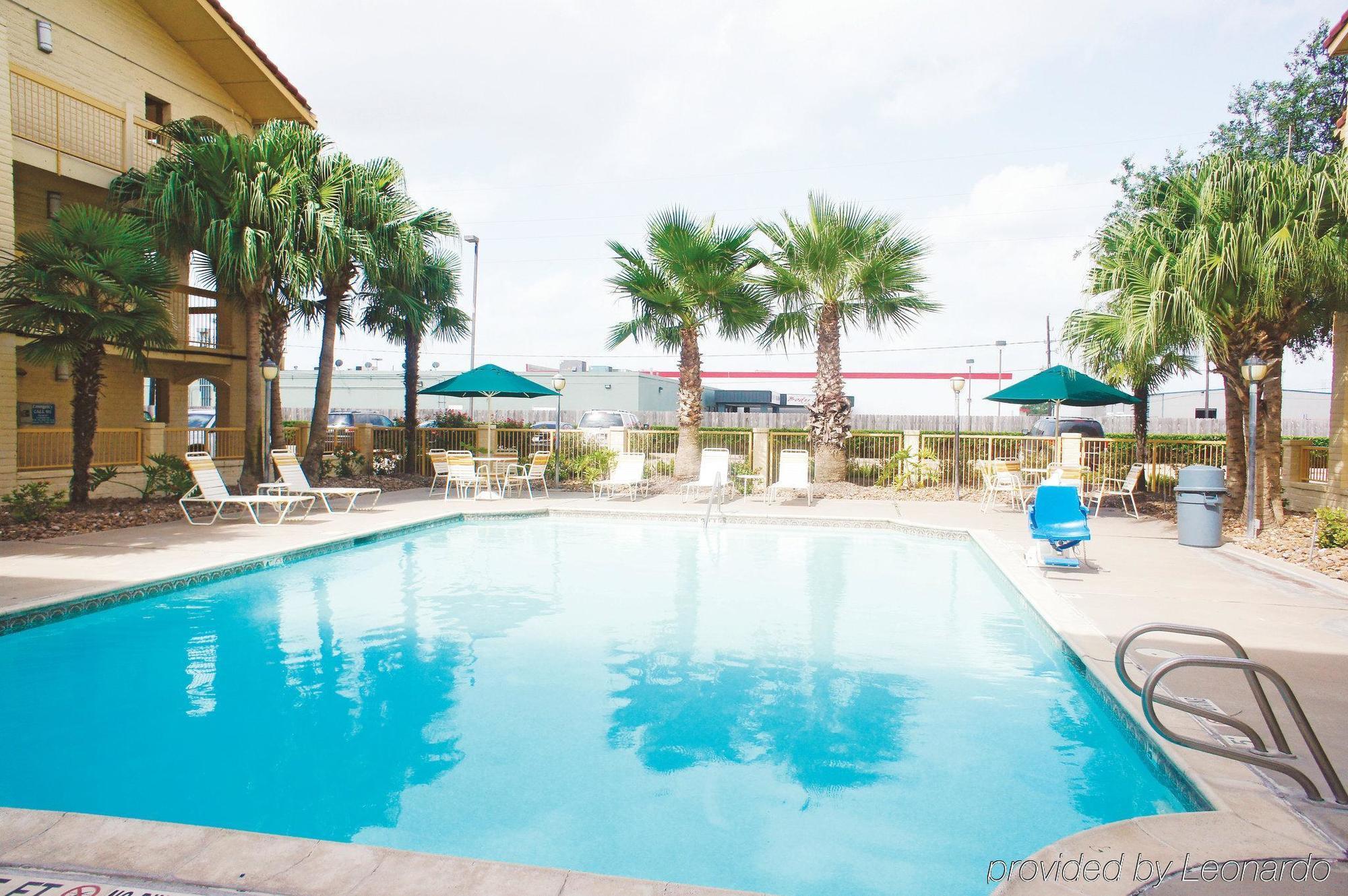 Travelodge By Wyndham Houston Cy-Fair מראה חיצוני תמונה